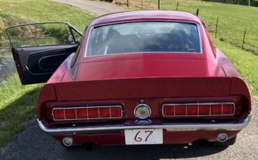 Ford-Mustang-fastback-1967-Red-Black-11