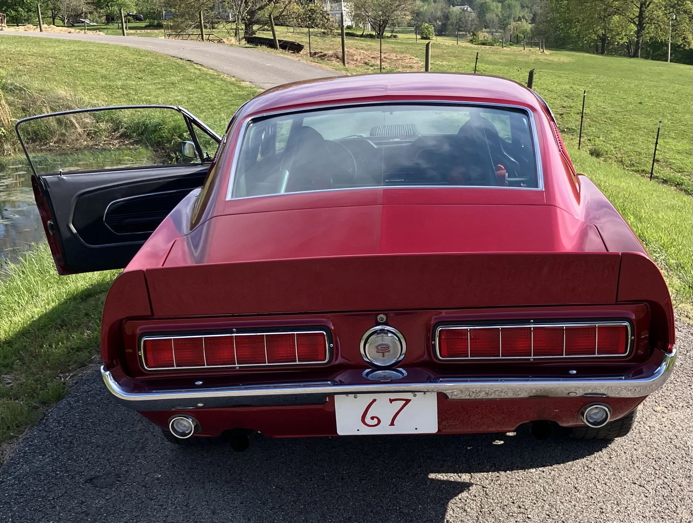 Ford-Mustang-fastback-1967-Red-Black-11