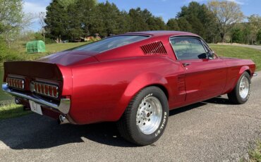 Ford-Mustang-fastback-1967-Red-Black-12