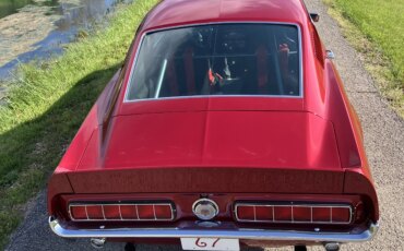 Ford-Mustang-fastback-1967-Red-Black-15