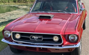 Ford-Mustang-fastback-1967-Red-Black-3