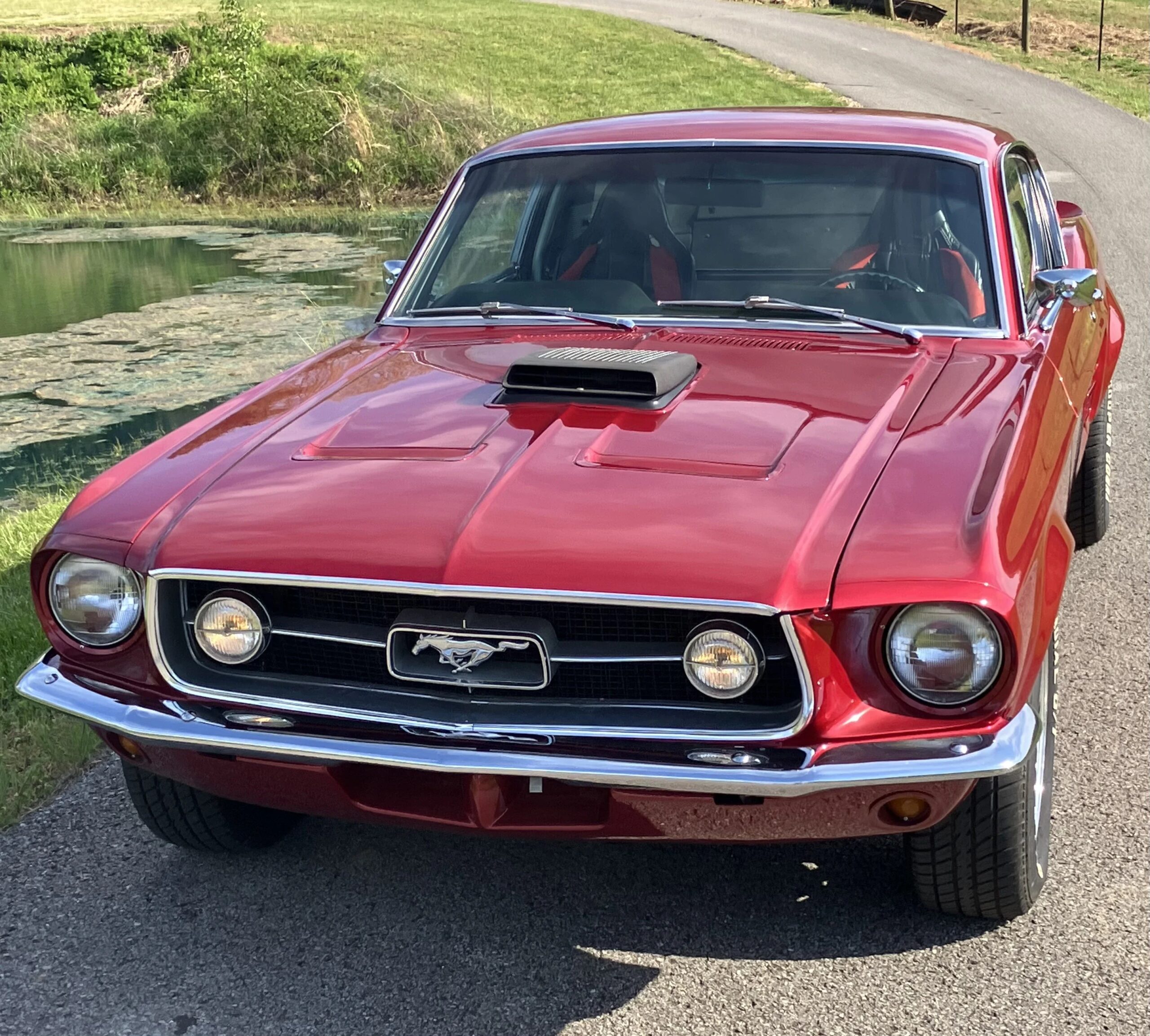 Ford-Mustang-fastback-1967-Red-Black-3