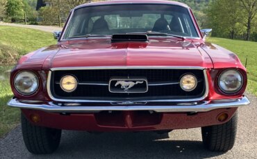 Ford-Mustang-fastback-1967-Red-Black-5