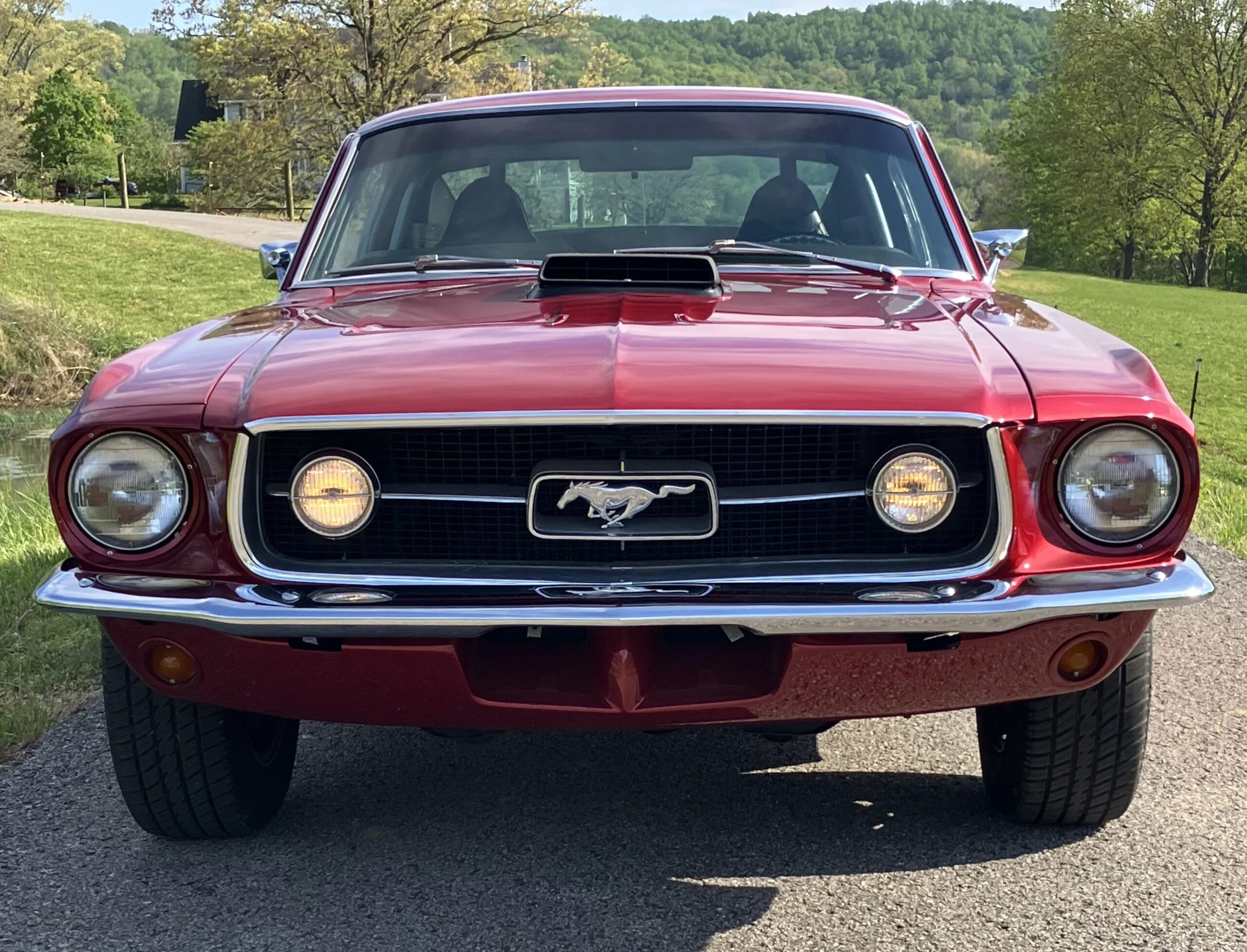Ford-Mustang-fastback-1967-Red-Black-5