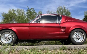 Ford-Mustang-fastback-1967-Red-Black-8