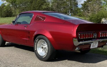 Ford-Mustang-fastback-1967-Red-Black-9