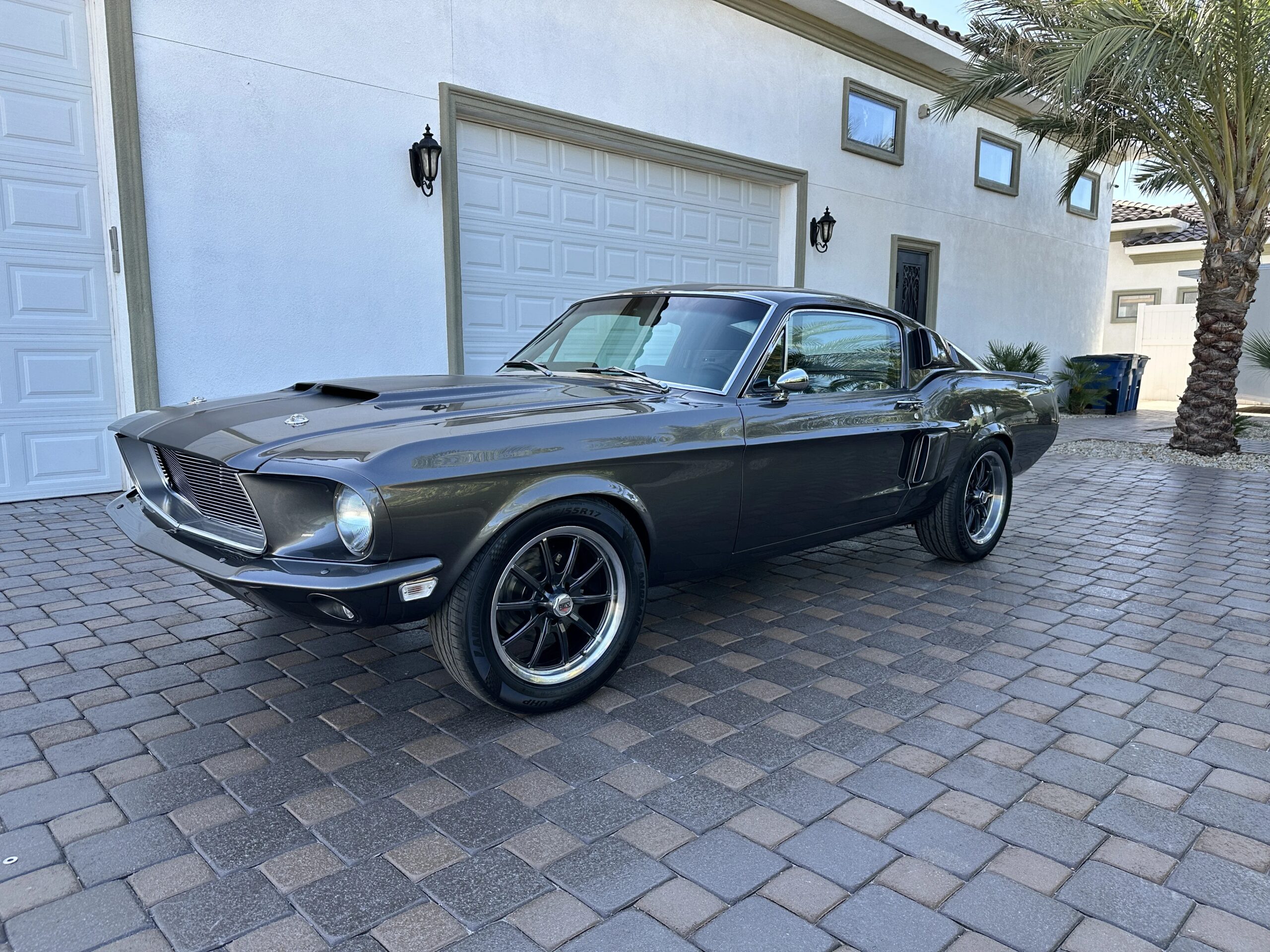 Ford-Mustang-fastback-1968-Silver-Black-11