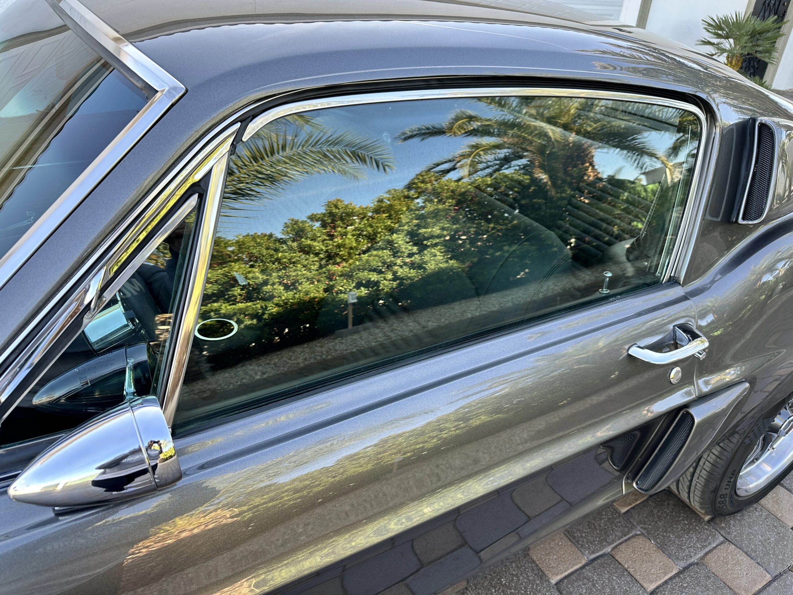 Ford-Mustang-fastback-1968-Silver-Black-22