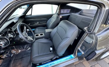Ford-Mustang-fastback-1968-Silver-Black-27