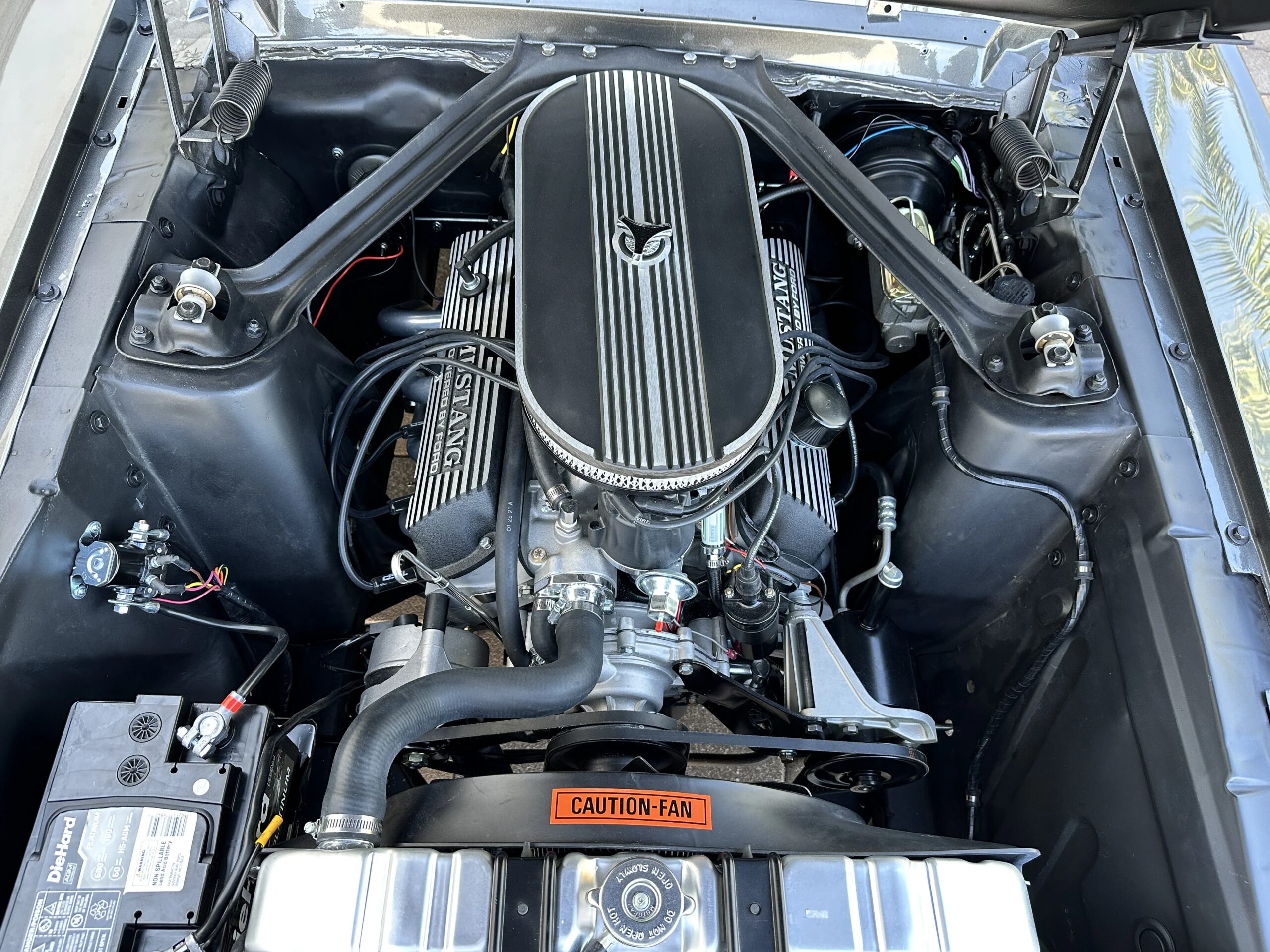 Ford-Mustang-fastback-1968-Silver-Black-28
