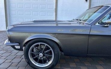 Ford-Mustang-fastback-1968-Silver-Black-33
