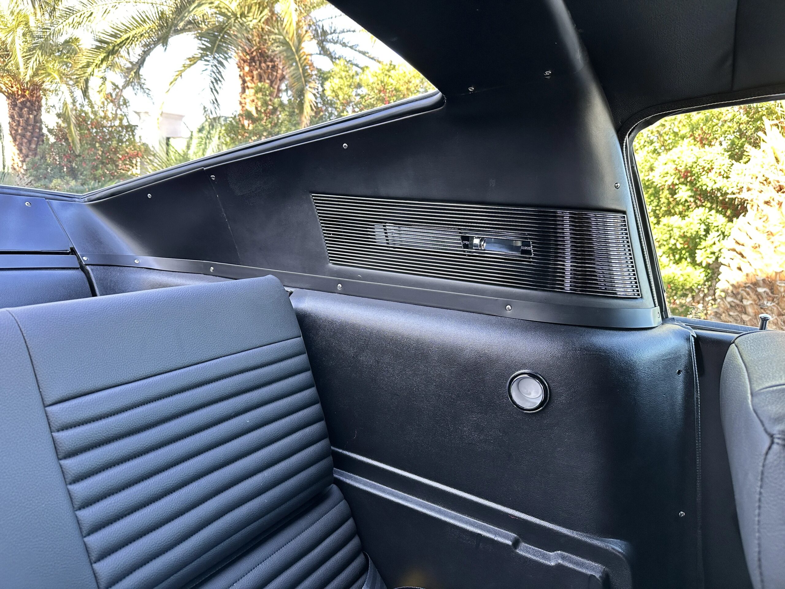 Ford-Mustang-fastback-1968-Silver-Black-35