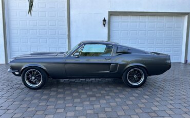 Ford-Mustang-fastback-1968-Silver-Black-9