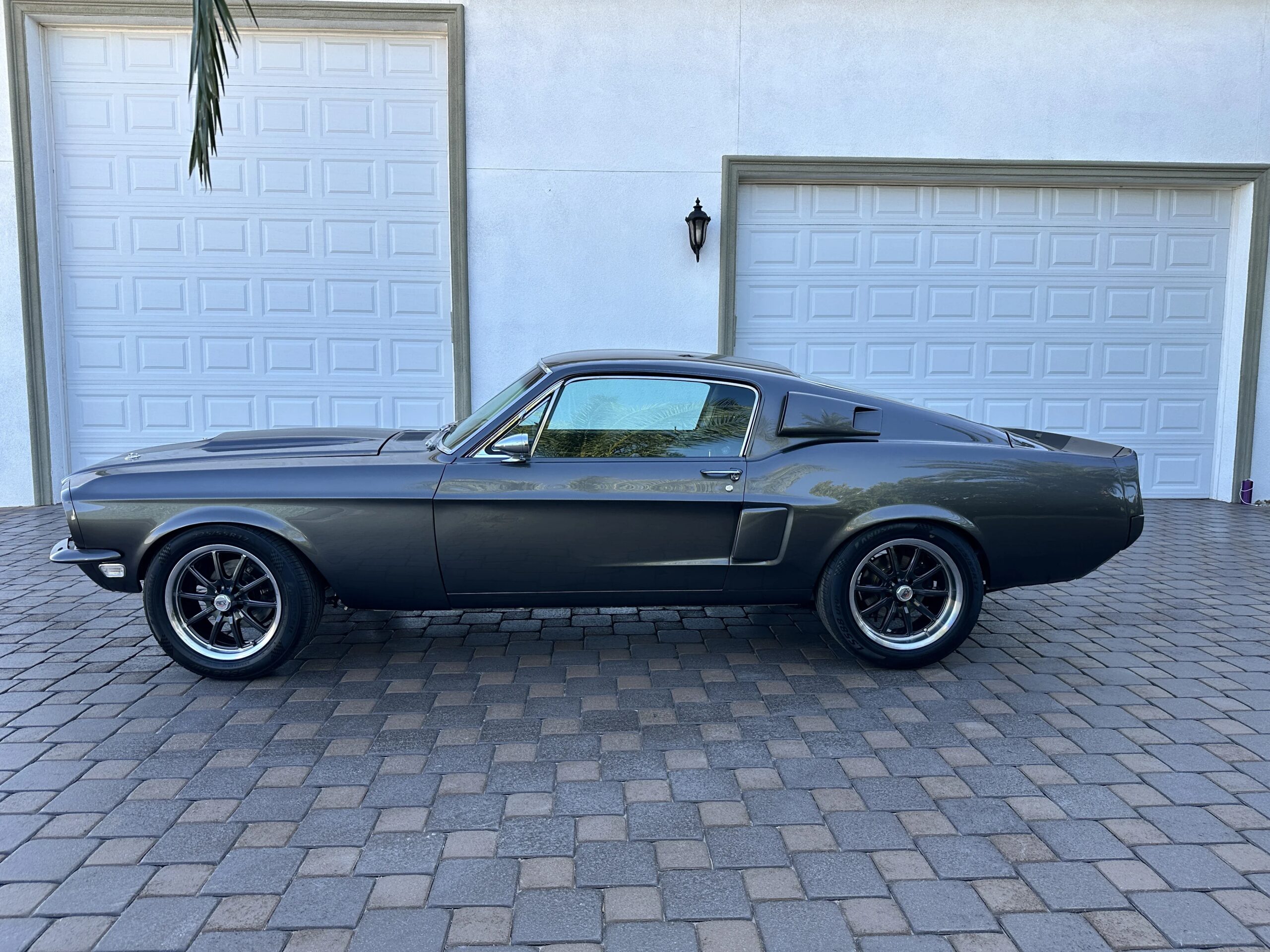 Ford-Mustang-fastback-1968-Silver-Black-9