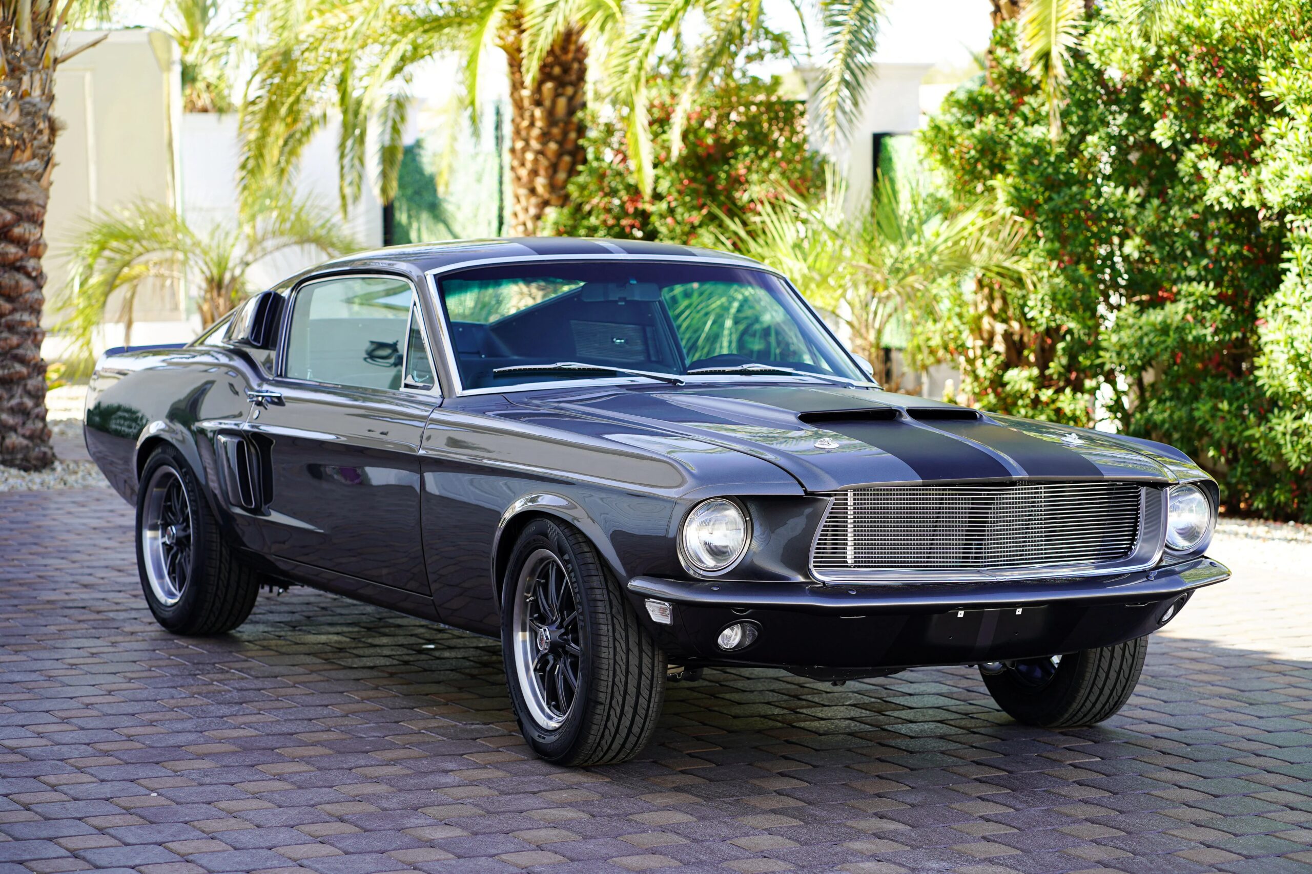 Ford-Mustang-fastback-1968-Silver-Black