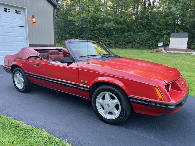 Ford-Mustang-glx-v8-convertible-1984-Red-Red-4