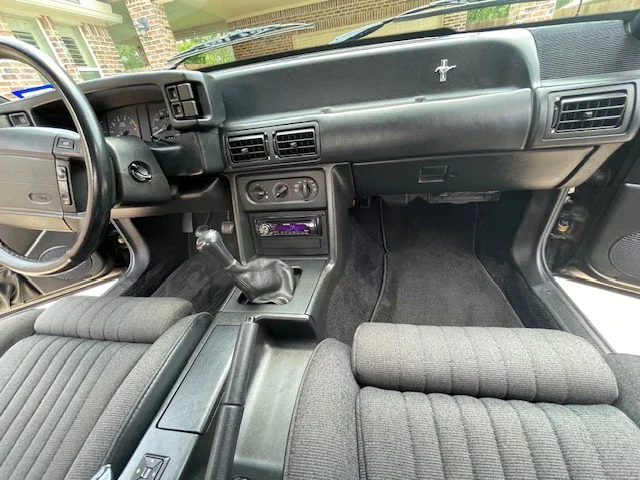 Ford-Mustang-gt-1990-Black-Black-28