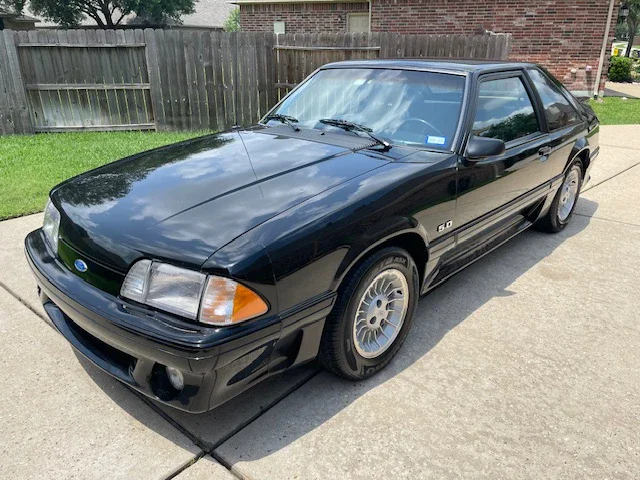 Ford-Mustang-gt-1990-Black-Black