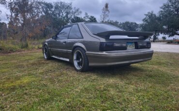 Ford-Mustang-gt-1991-Black-4