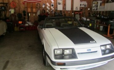 Ford-Mustang-gt-convertible-1985-White-Gray-1
