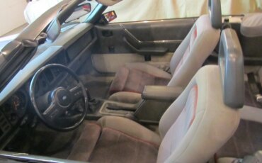 Ford-Mustang-gt-convertible-1985-White-Gray-12