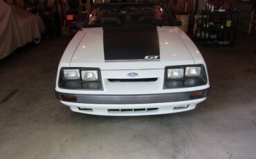 Ford-Mustang-gt-convertible-1985-White-Gray-13