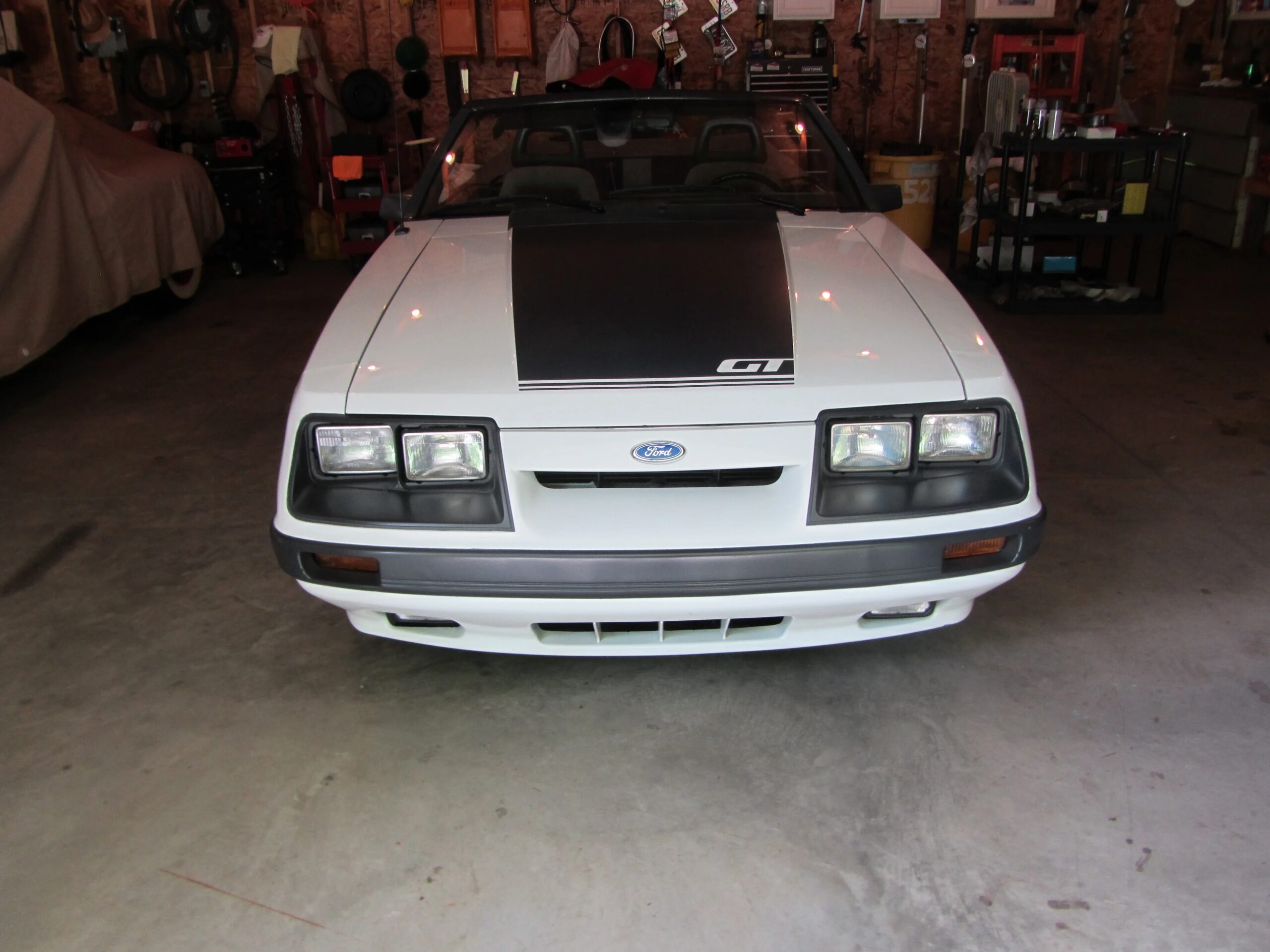 Ford-Mustang-gt-convertible-1985-White-Gray-13