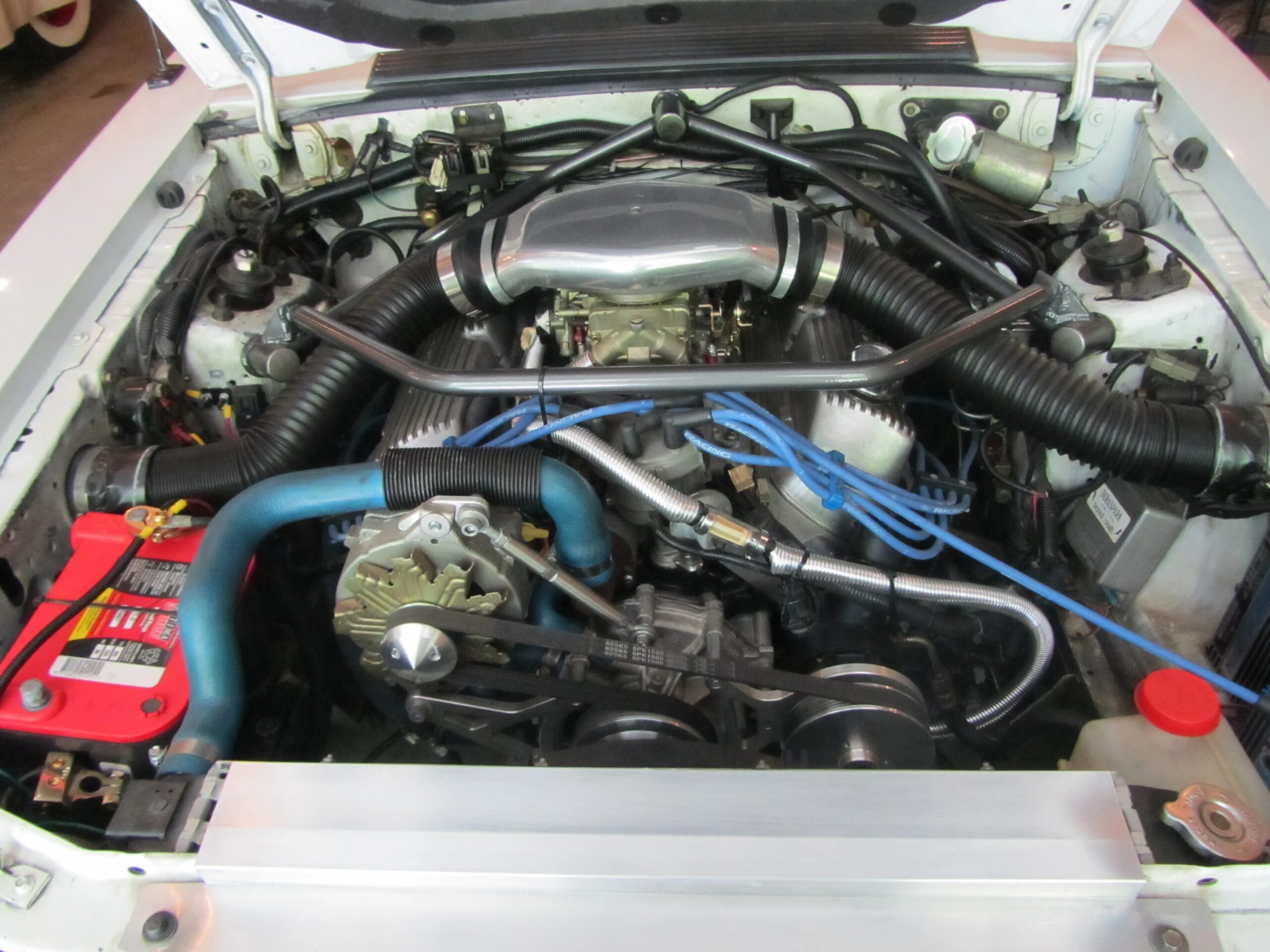Ford-Mustang-gt-convertible-1985-White-Gray-24