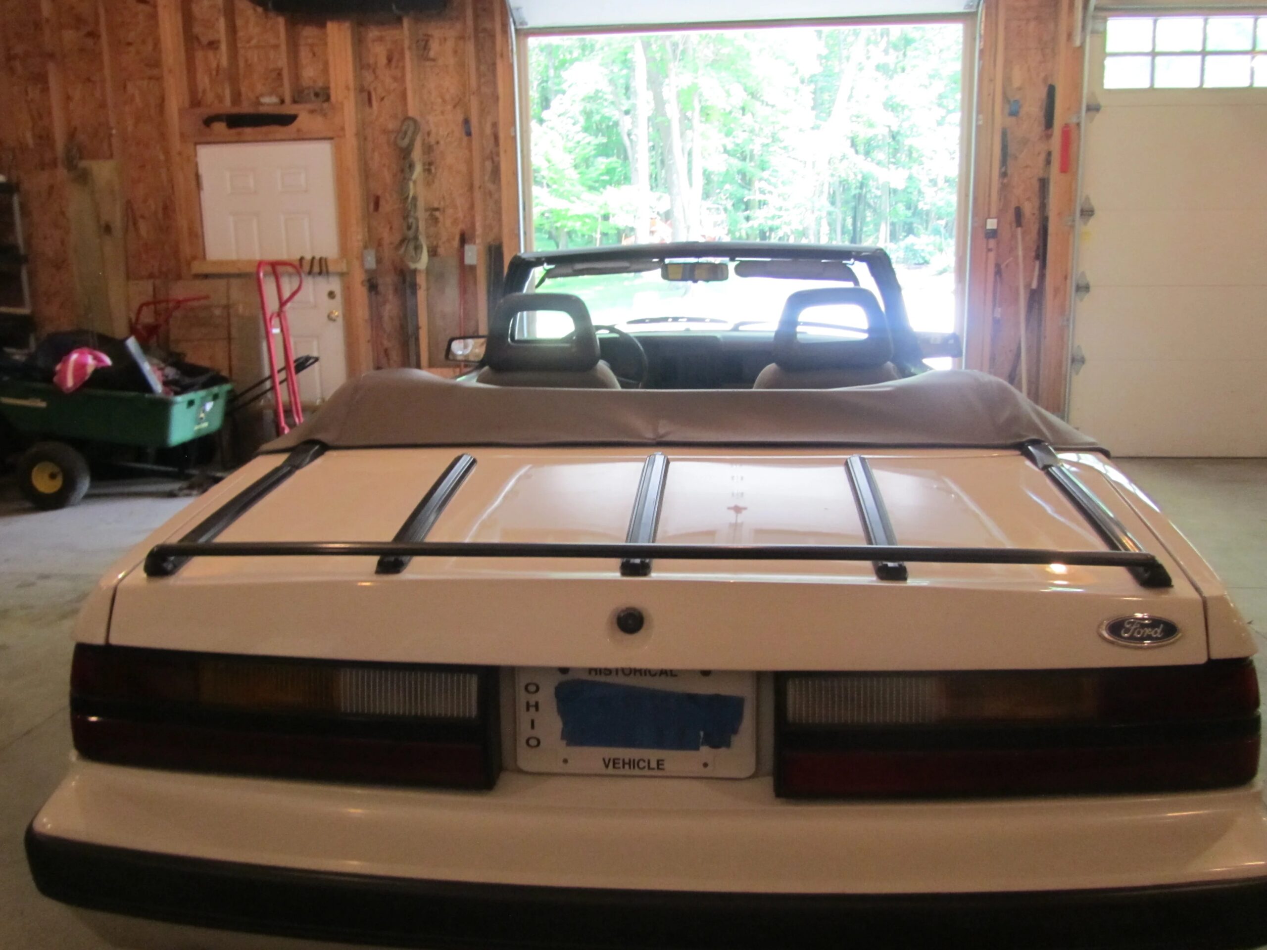 Ford-Mustang-gt-convertible-1985-White-Gray-7