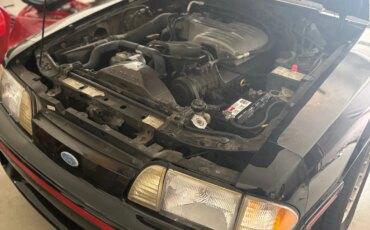 Ford-Mustang-gt-convertible-1987-Black-Red-2