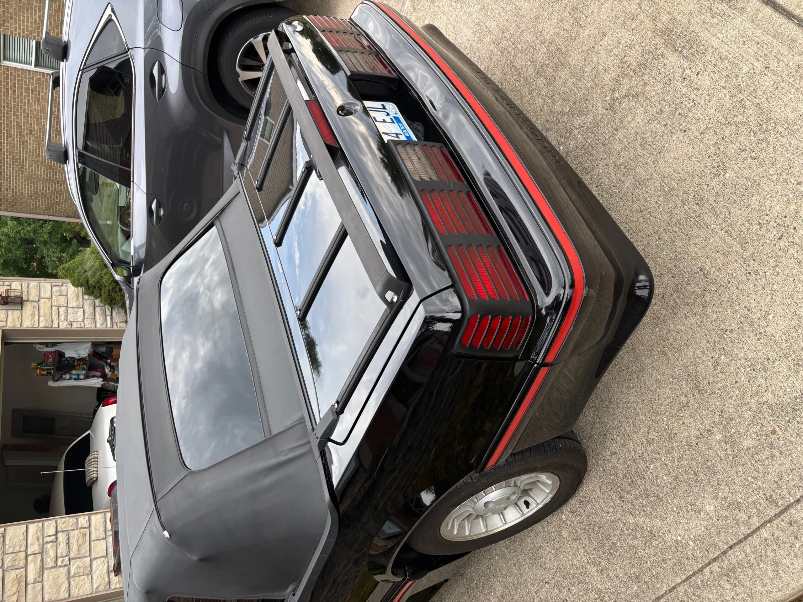Ford-Mustang-gt-convertible-1987-Black-Red-8