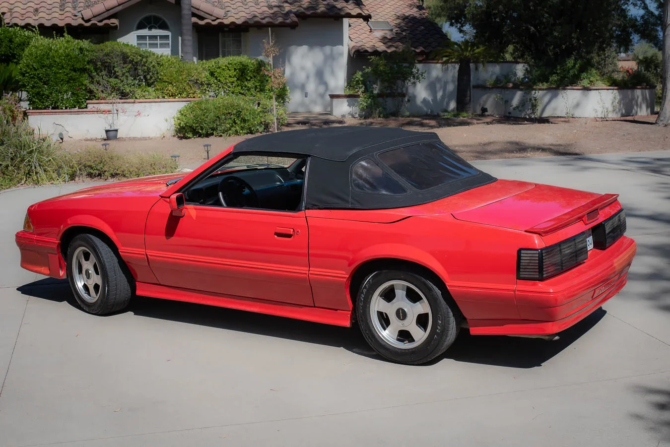 Ford-Mustang-gt-convertible-1988-Red-Gray-17