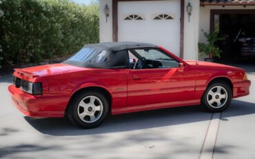 Ford-Mustang-gt-convertible-1988-Red-Gray-5