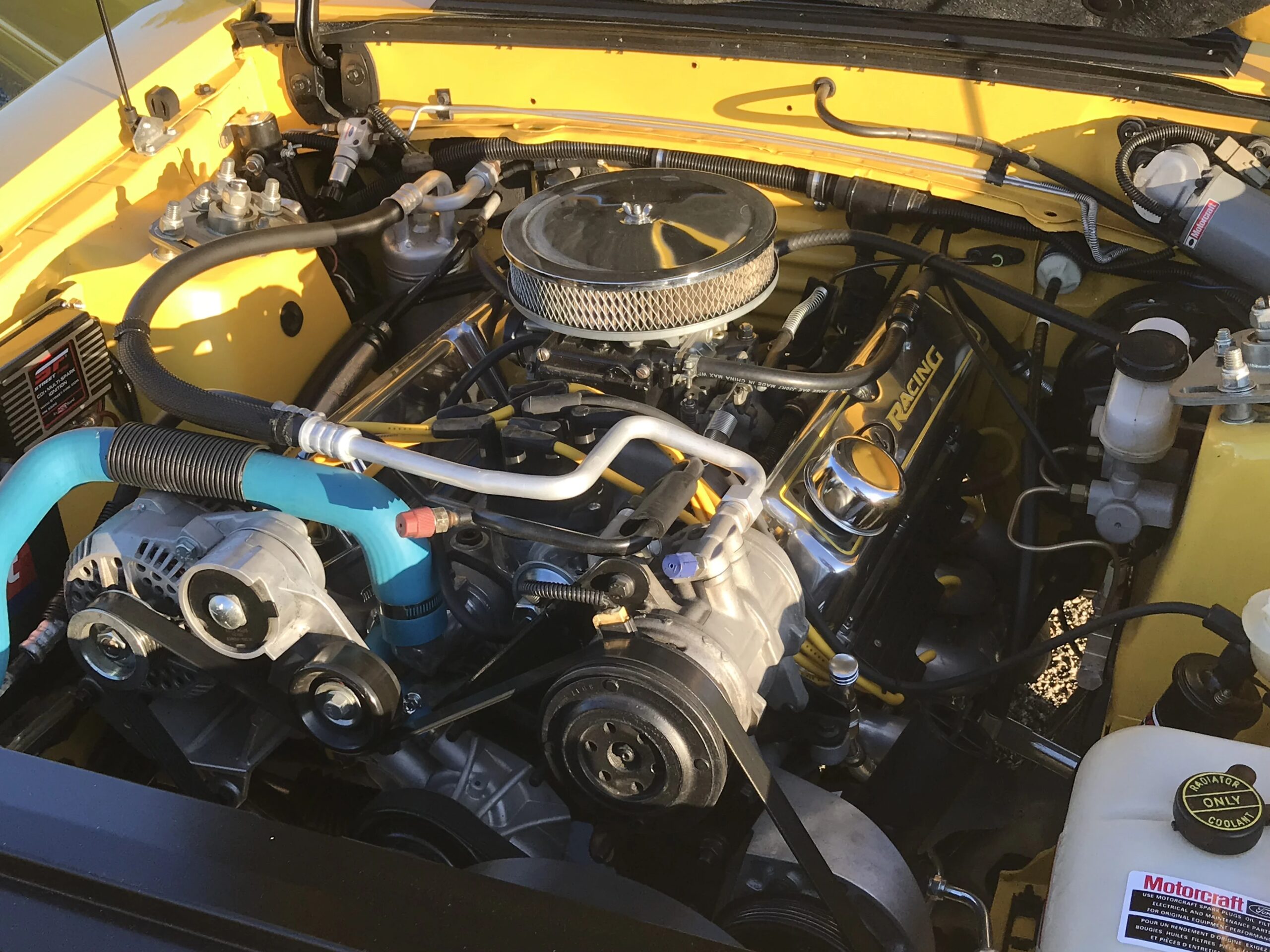 Ford-Mustang-gt-hatchback-1984-Yellow-Black-11