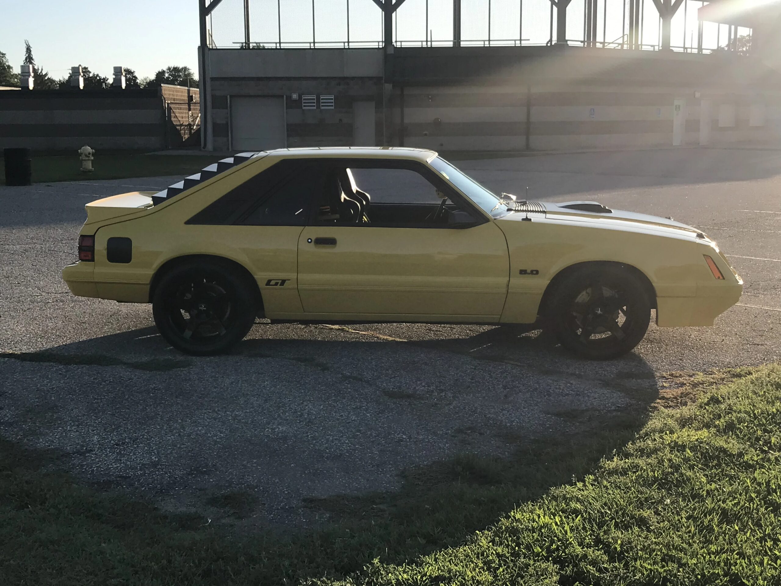 Ford-Mustang-gt-hatchback-1984-Yellow-Black-15
