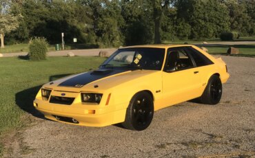 Ford-Mustang-gt-hatchback-1984-Yellow-Black-4