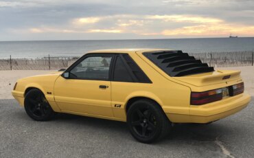 Ford-Mustang-gt-hatchback-1984-Yellow-Black-7