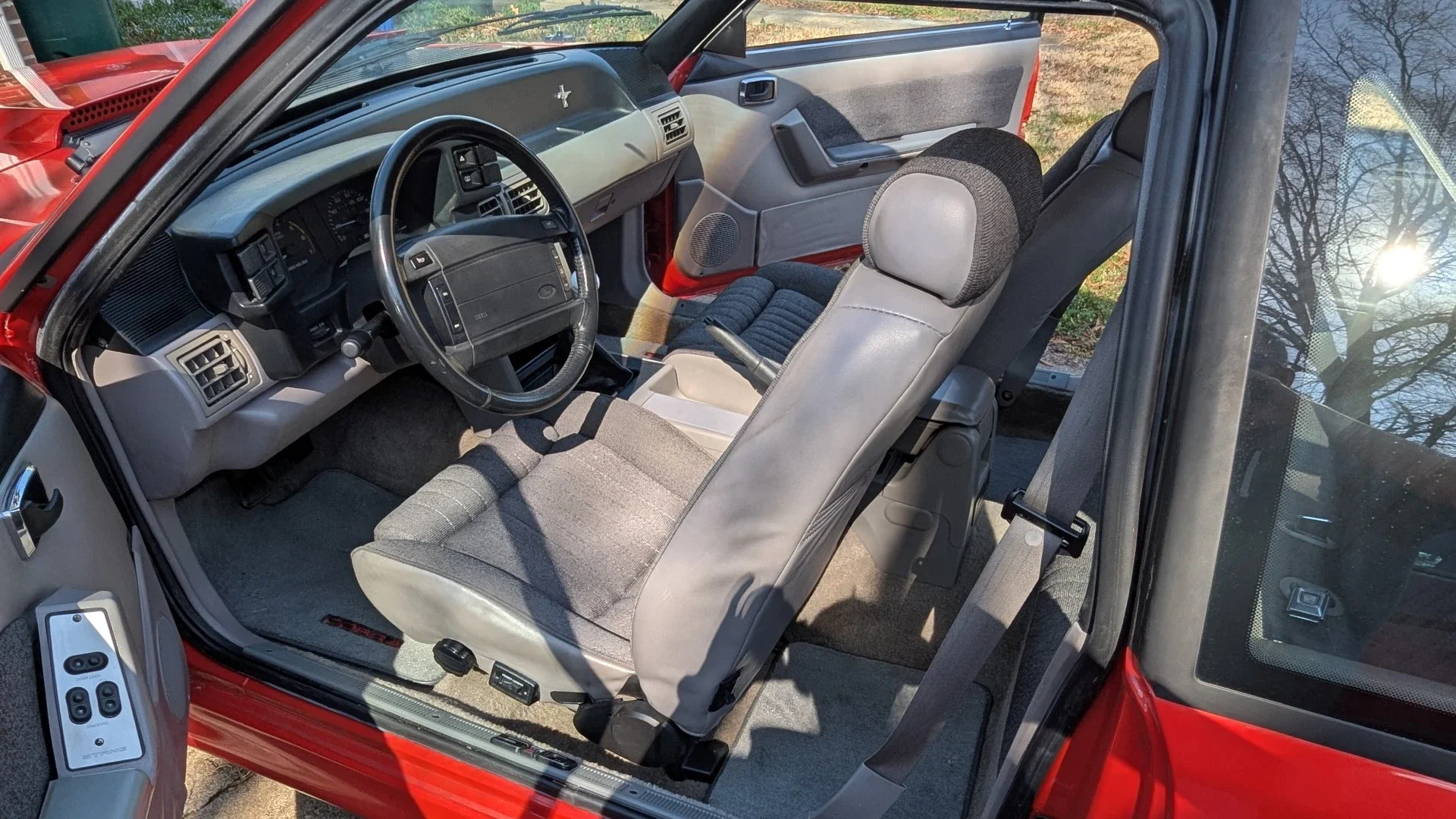 Ford-Mustang-gt-hatchback-1990-Red-Gray-3