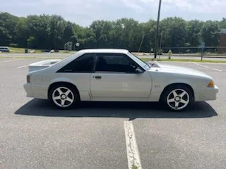 Ford-Mustang-gt-hatchback-1991-3