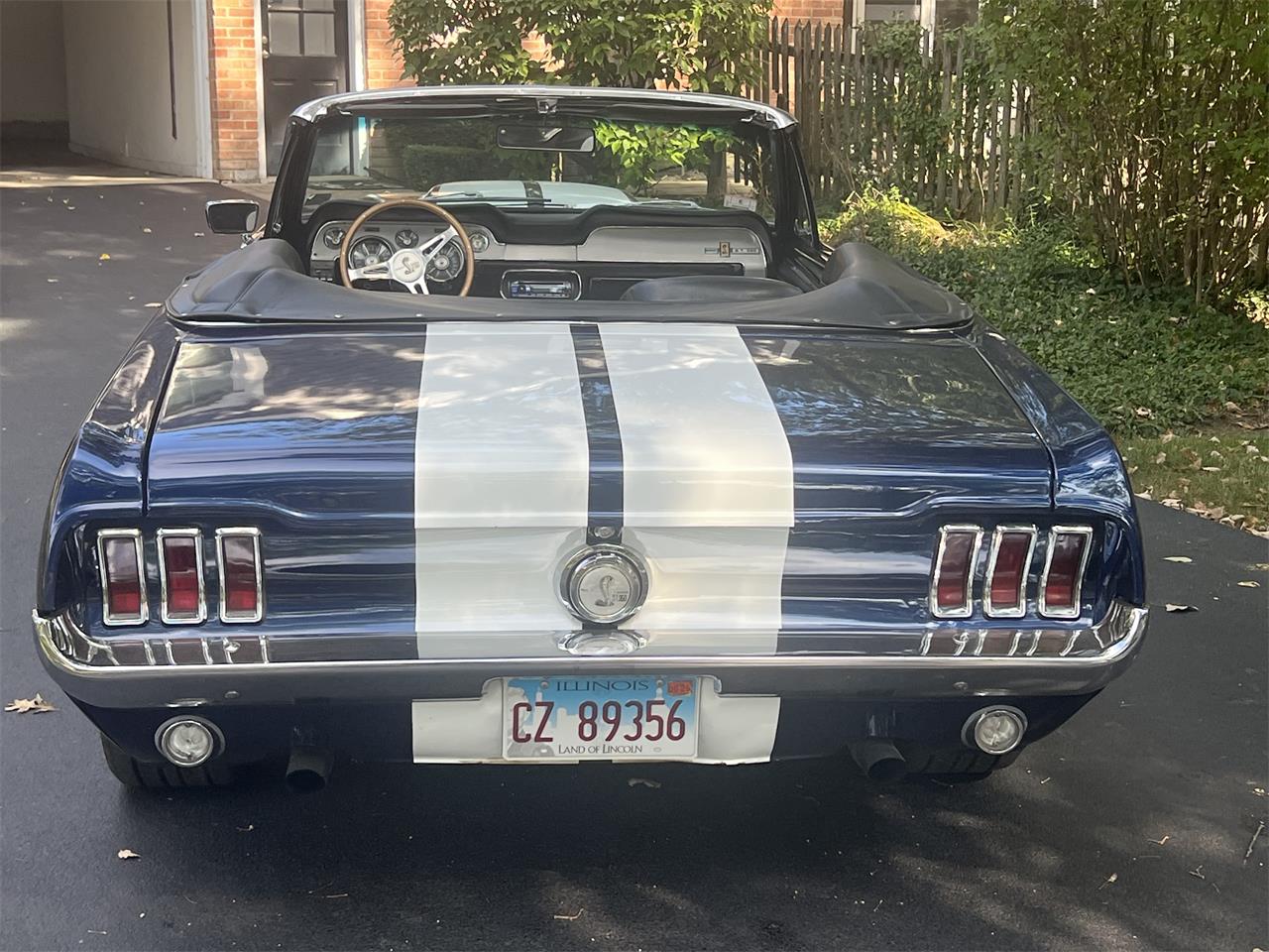 Ford-Mustang-gt350-1967-Blue-Black-and-White-3