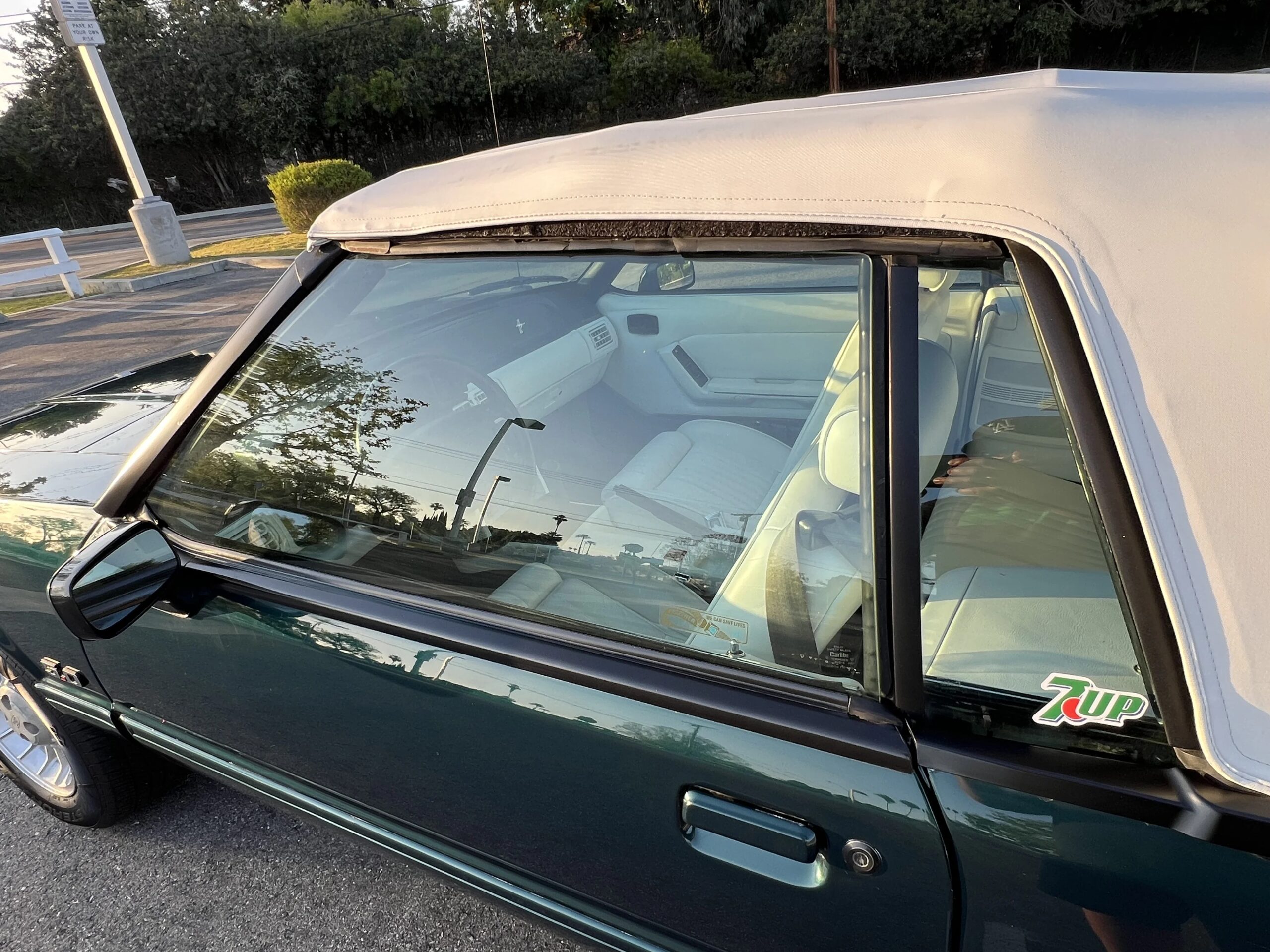Ford-Mustang-lx-v8-convertible-1990-White-18