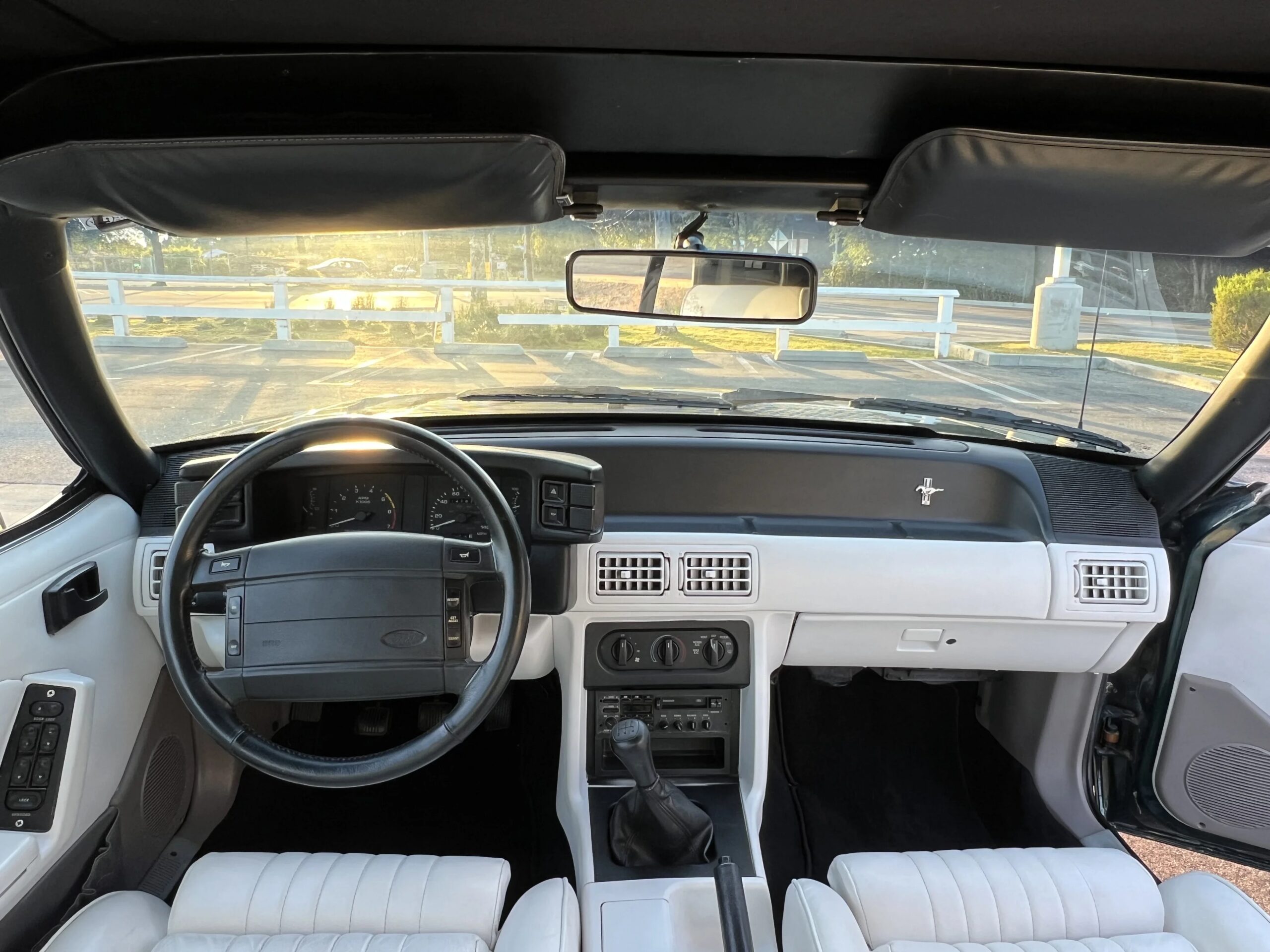 Ford-Mustang-lx-v8-convertible-1990-White-37