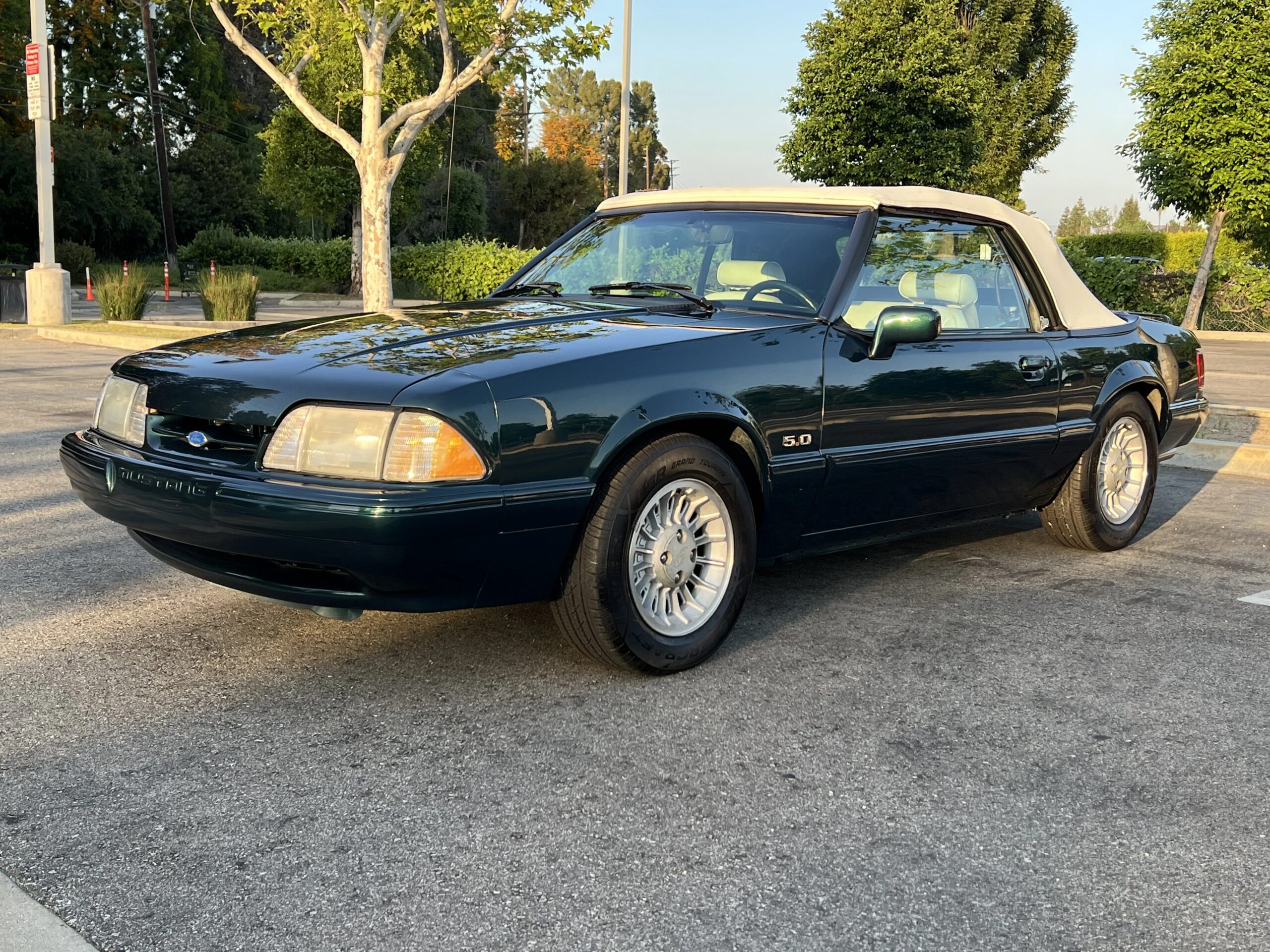 Ford-Mustang-lx-v8-convertible-1990-White