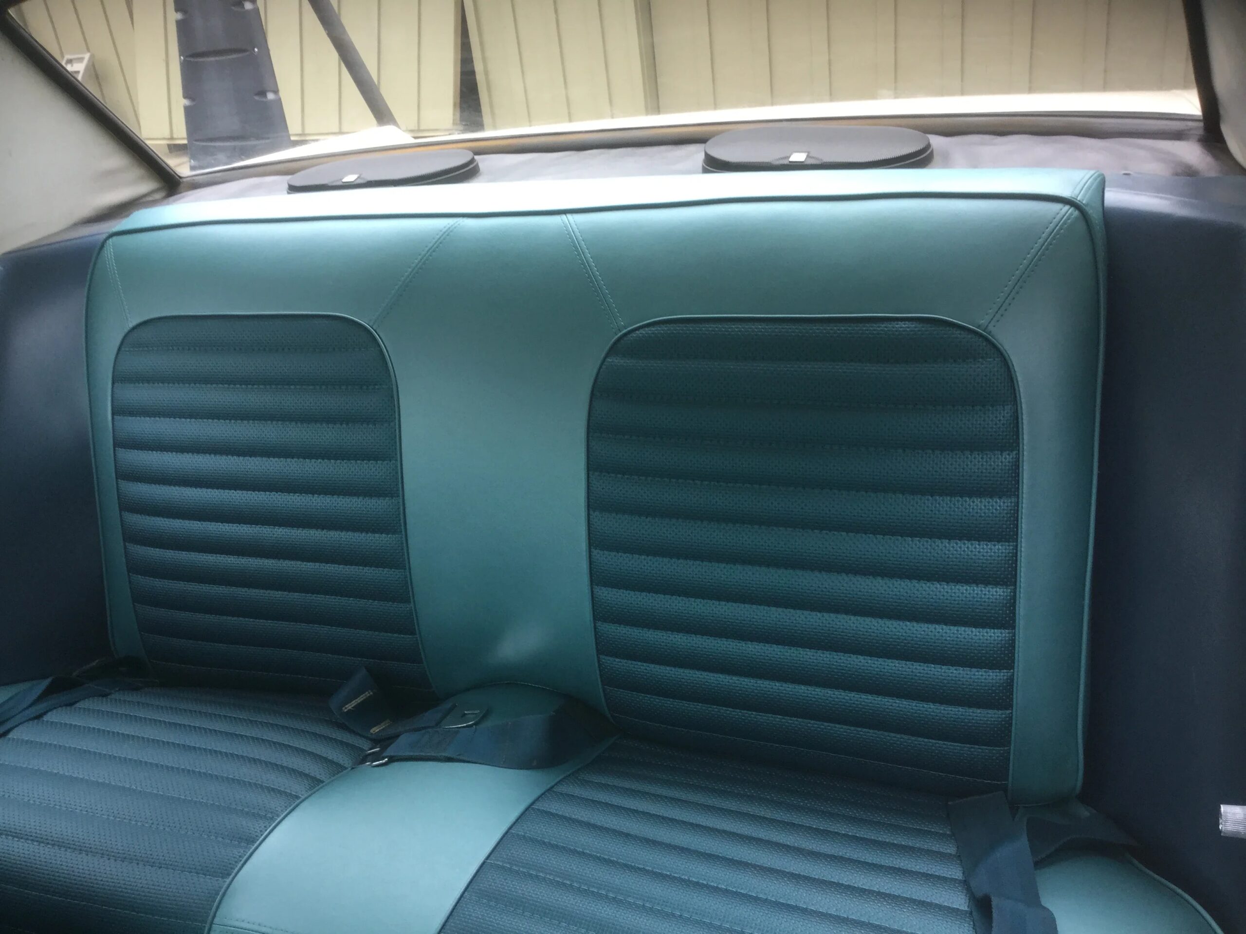 Ford-Mustang-lx-v8-coupe-1964-Off-White-Blue-1