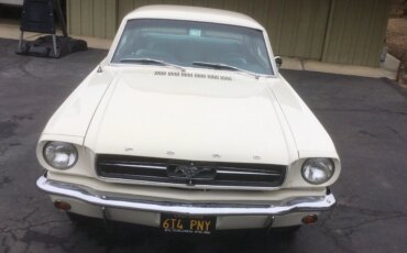 Ford-Mustang-lx-v8-coupe-1964-Off-White-Blue-10