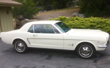 Ford-Mustang-lx-v8-coupe-1964-Off-White-Blue-16