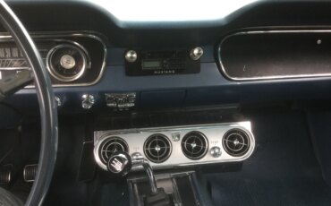 Ford-Mustang-lx-v8-coupe-1964-Off-White-Blue-2