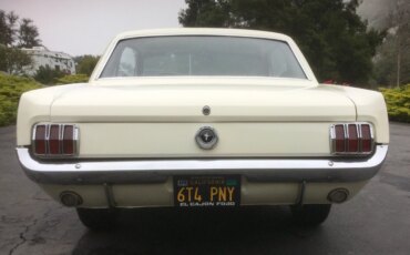Ford-Mustang-lx-v8-coupe-1964-Off-White-Blue-21