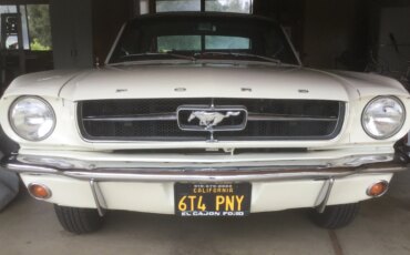 Ford-Mustang-lx-v8-coupe-1964-Off-White-Blue-3