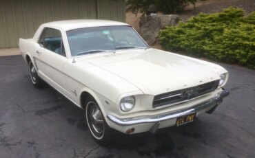 Ford-Mustang-lx-v8-coupe-1964-Off-White-Blue-30